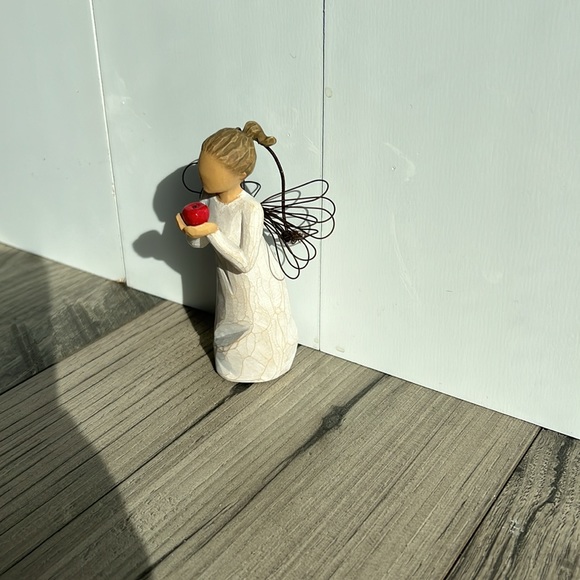 Willow Tree Angel Apple Ornament You're the Best hand carved by Susan Lordy - Picture 5 of 13